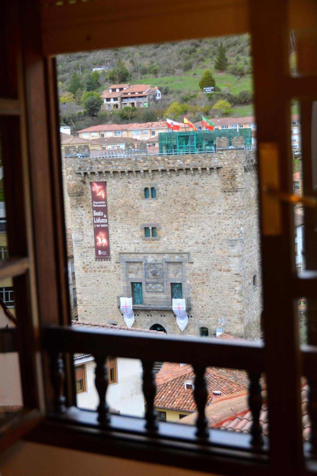 El Mirador De La Torre Apartman Potes Kültér fotó
